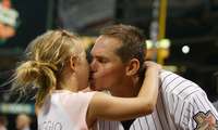 Biggio_gives_daughter_quinn_a_kiss_after