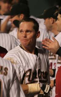 Emtional_biggio_looks_at_the_3000_hit_si